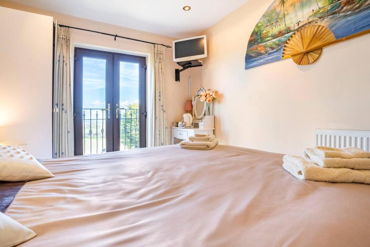Willow Ridge - A Large Country House With 3 Rental Rooms Clutton Bagian luar foto