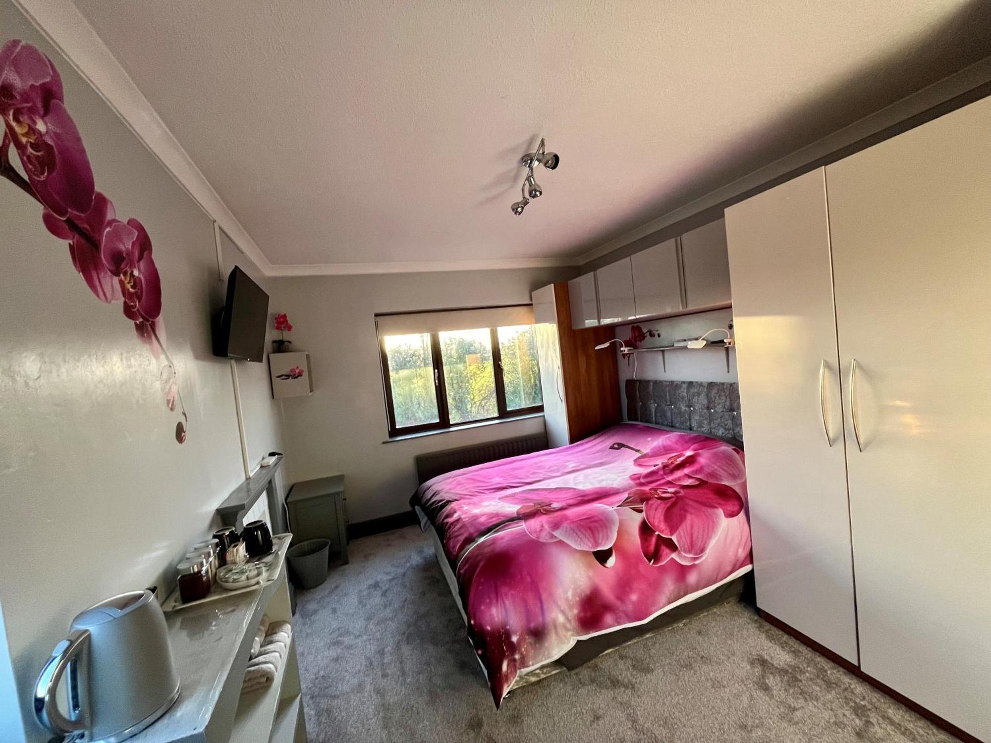 Willow Ridge - A Large Country House With 3 Rental Rooms Clutton Bagian luar foto